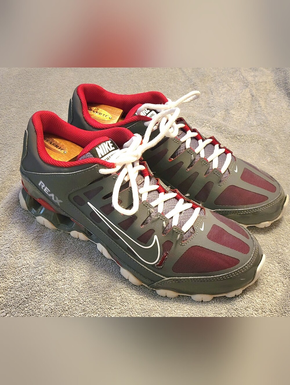 Nike Men's Grey and Red Reax Running Sneakers